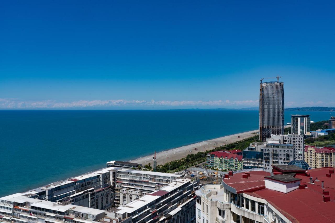 Sea Breeze In Batumi Apartamento Exterior foto