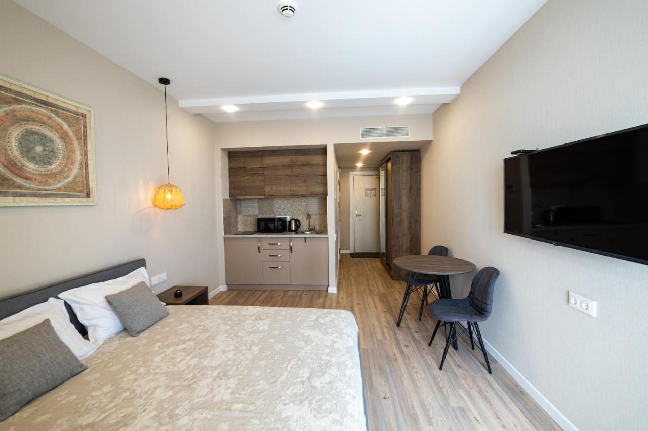 Sea Breeze In Batumi Apartamento Exterior foto